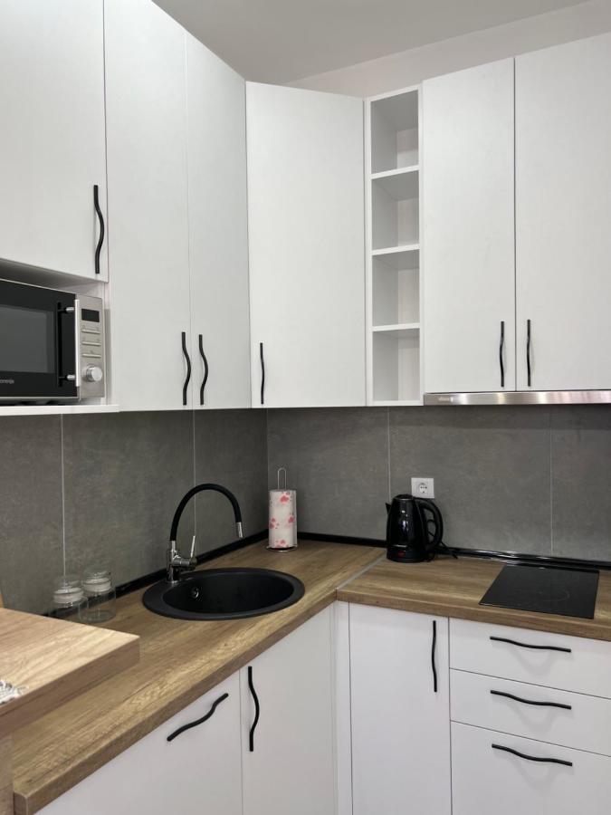 Apartment Charlie Private Parking Новий Сад Екстер'єр фото